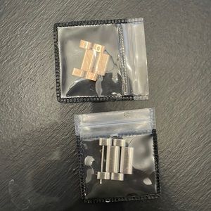 Extra links for Nixon 48-20 (gunmetal grey) and sentry (rose gold)